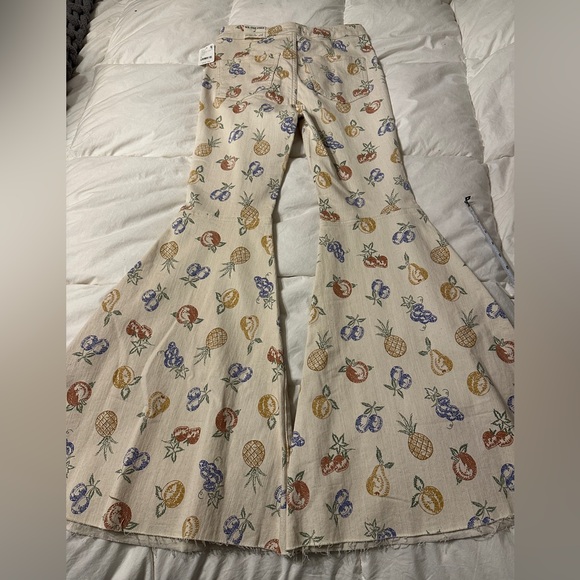 Free People Just Float On Flare Jeans - NWT - Size 28 - Picture 5 of 16